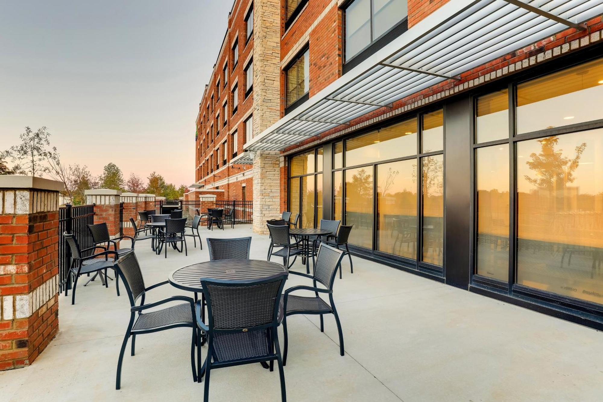 Holiday Inn Express Holly Springs - Raleigh Area By Ihg Exterior photo
